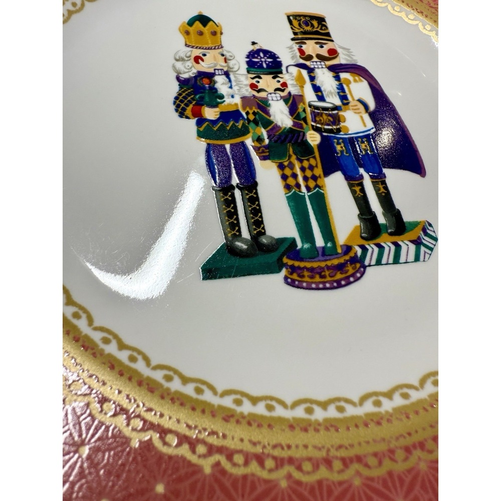 VTG Robert Stanley Home Collection Pink 2PC Christmas Nutcrackers Plates 8.8 in - Picture 6 of 14